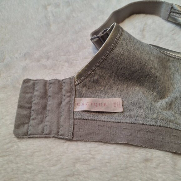 Cacique Wireless Bra Sz 42D Full Coverage Adjustable Straps Neutral Minimalist - Picture 2 of 8